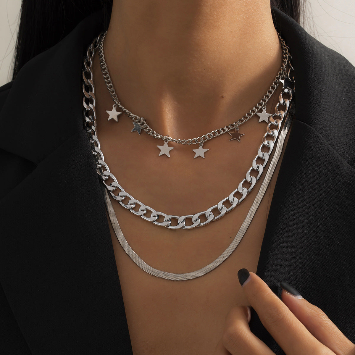 Collier Superposé Étoiles et Chaîne Serpent – Femme Moderne